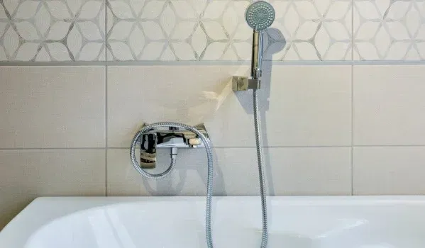 Bateria prysznicowa - na jakiej wysokości?